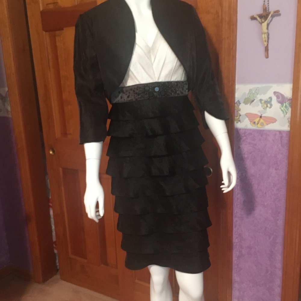 A black and white evening dress size 8